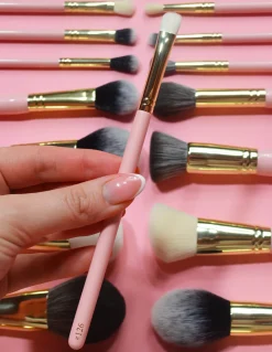 P. Louise P.Louise #126 Flat Fluffy Smudger Brush Cheap